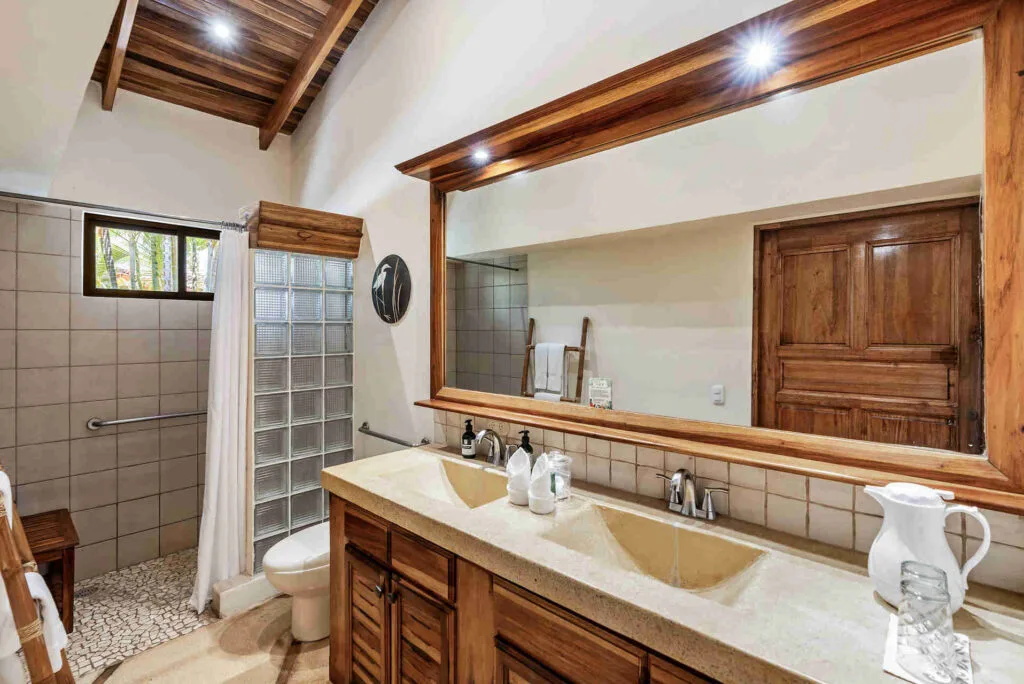 Baño de la suite independiente