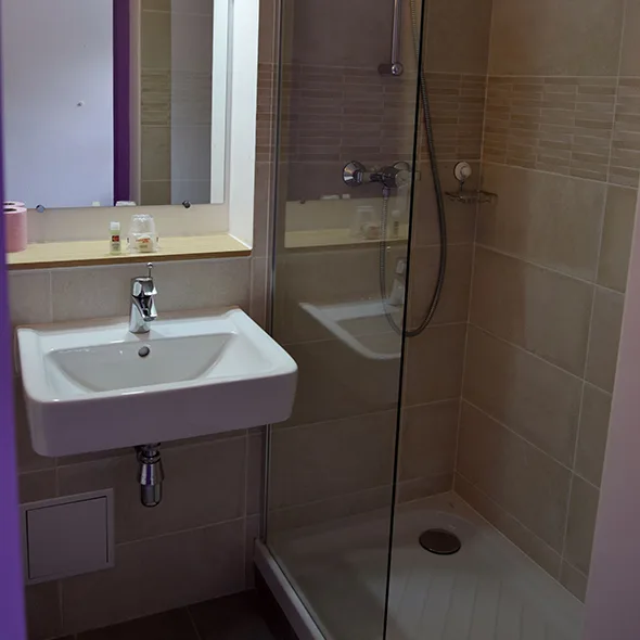 Connecting rooms