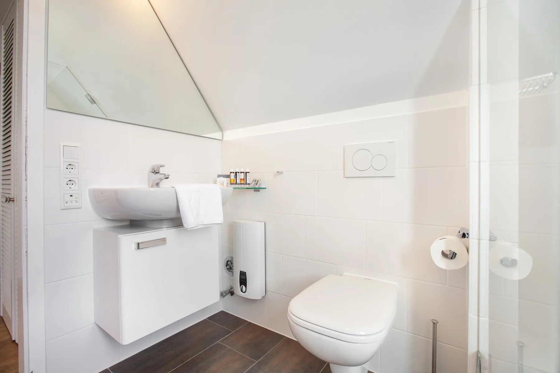 2-Raum-Appartement im OG/DG, ca 43m² Nutzfläche für bis zu 2 Personen.