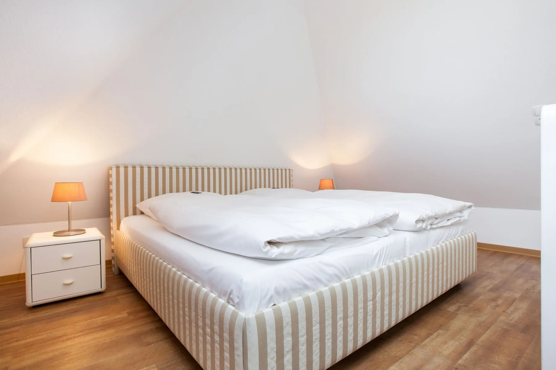 2-Raum-Appartement im OG/DG, ca 43m² Nutzfläche für bis zu 2 Personen.