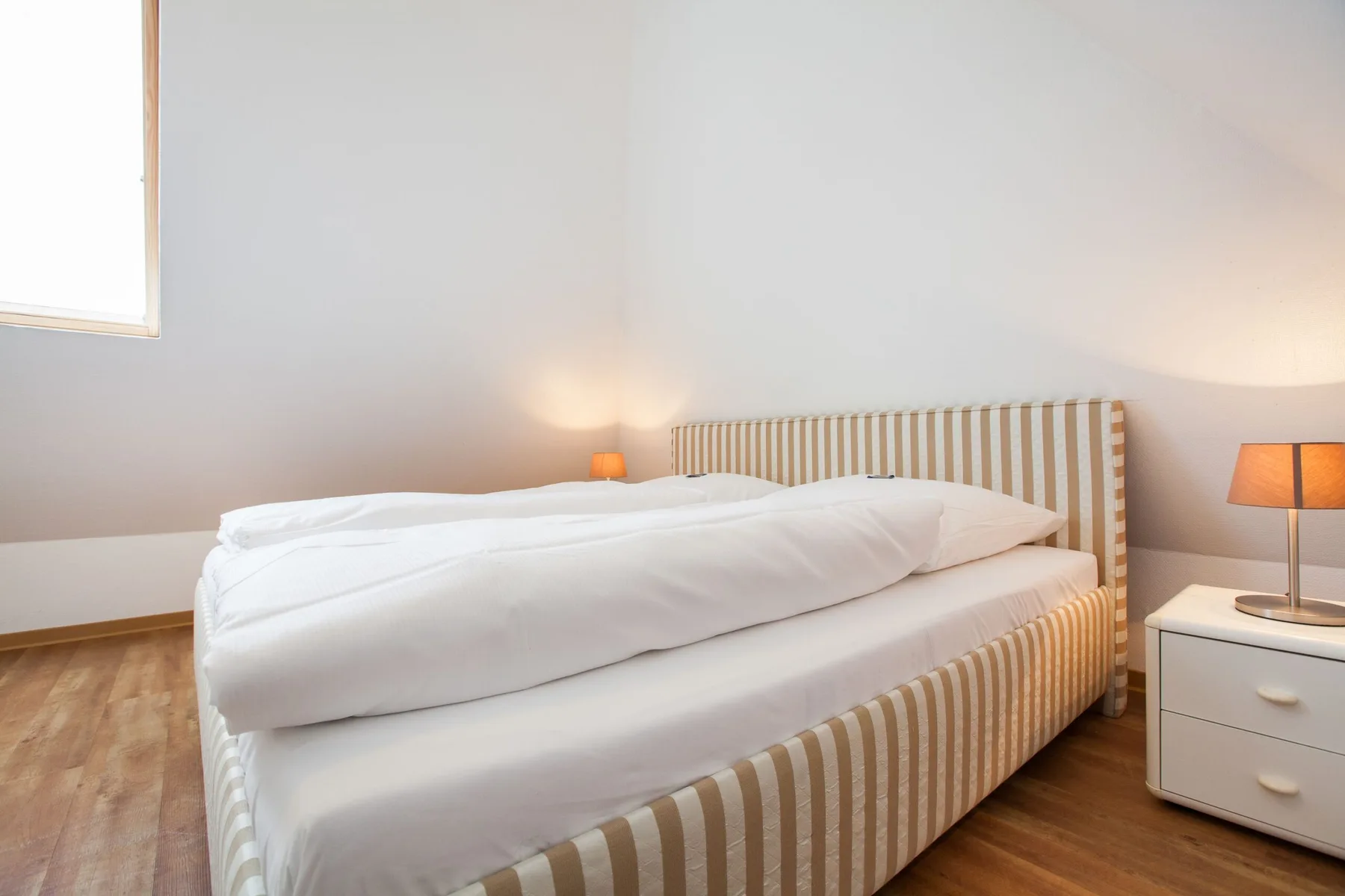 2-Raum-Appartement im OG/DG, ca 43m² Nutzfläche für bis zu 2 Personen.