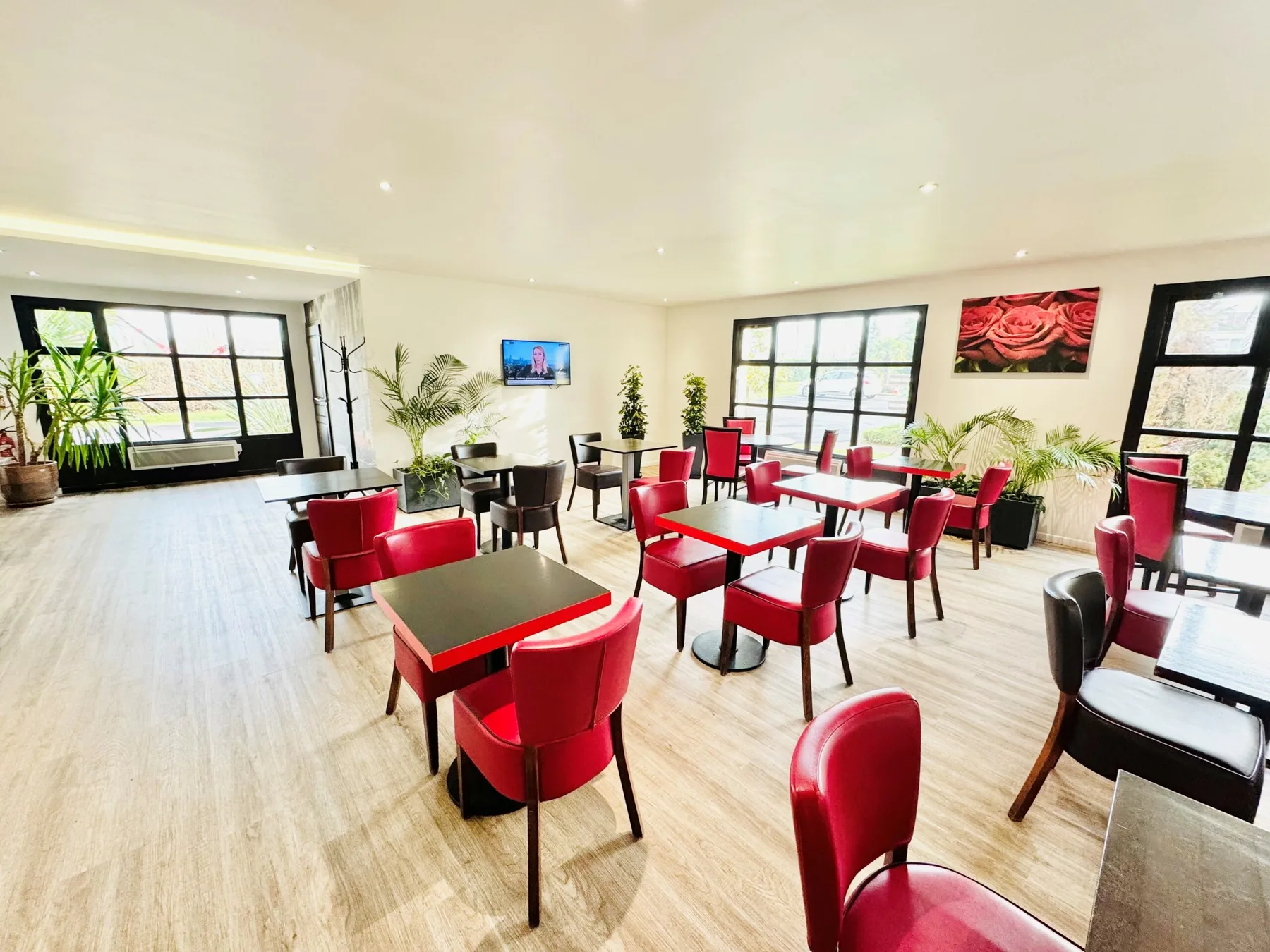 Hotel restaurant room