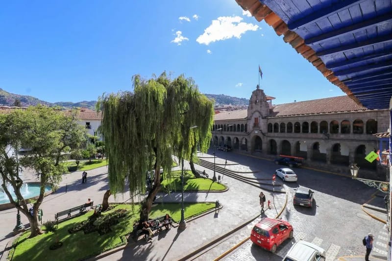 Quiet 1BR in Plaza de Armas w/ Balcony