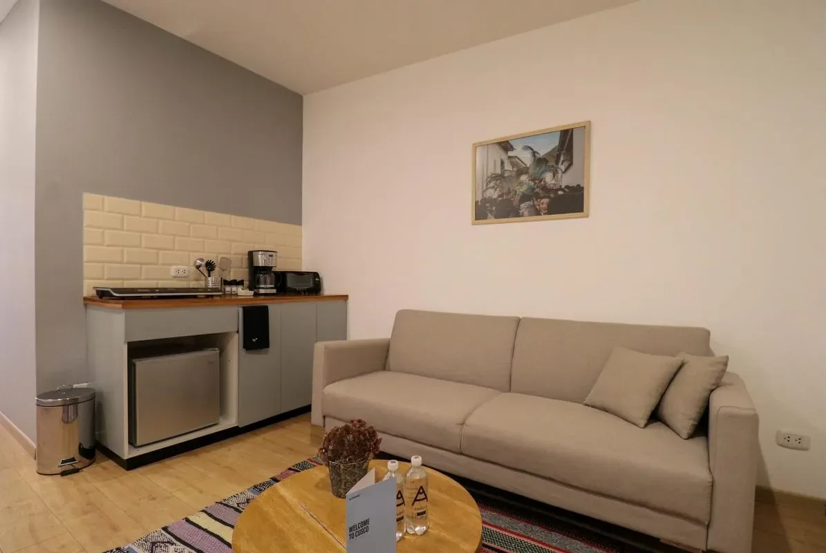 Quiet 1BR in Plaza de Armas w/ Balcony
