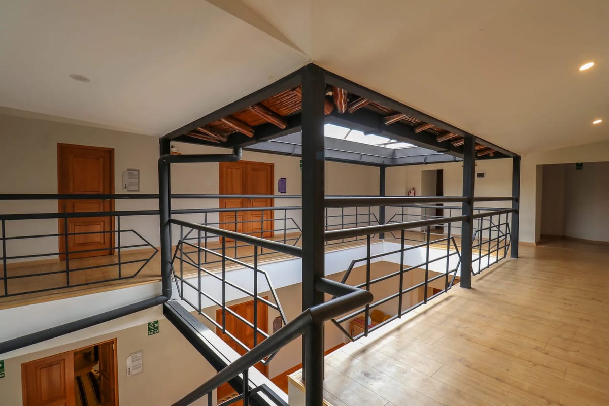 Quiet 1BR in Plaza de Armas w/ Balcony