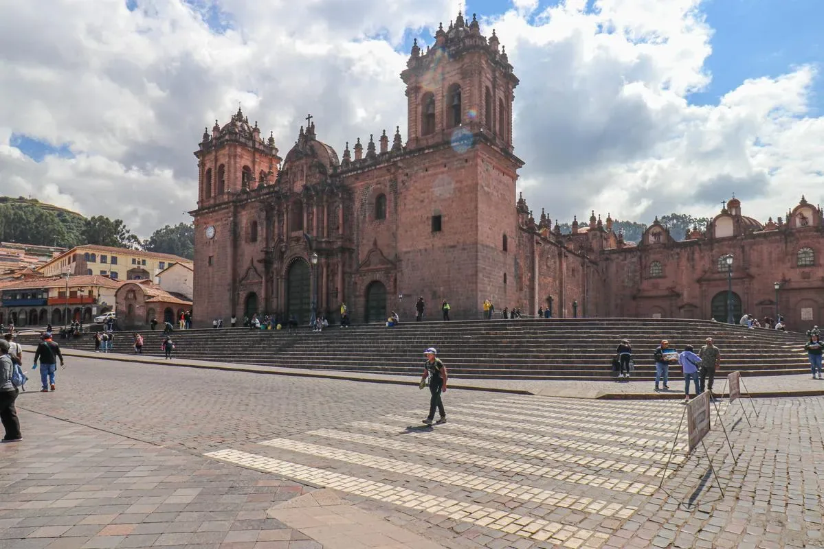 Quiet 1BR in Plaza de Armas w/ Balcony
