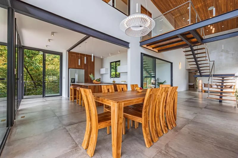 Secluded 4BR Villa w/ Panoramic Ocean Views & Guest House