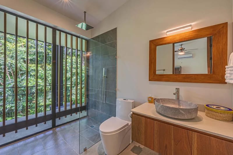 Secluded 4BR Villa w/ Panoramic Ocean Views & Guest House