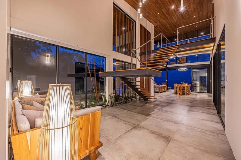 Secluded 4BR Villa w/ Panoramic Ocean Views & Guest House