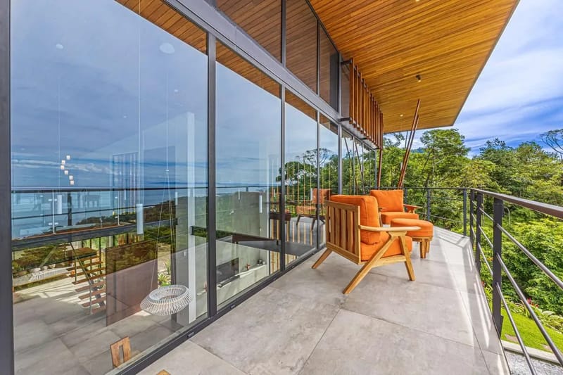 Secluded 4BR Villa w/ Panoramic Ocean Views & Guest House