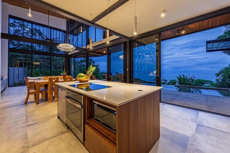 Secluded 4BR Villa w/ Panoramic Ocean Views & Guest House