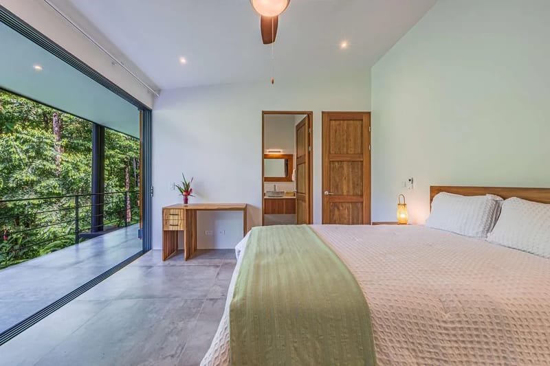 Secluded 4BR Villa w/ Panoramic Ocean Views & Guest House