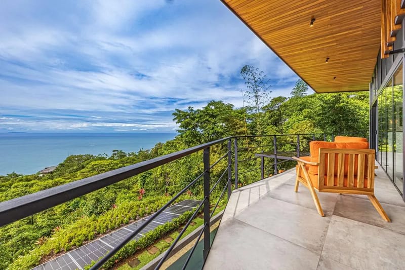 Secluded 4BR Villa w/ Panoramic Ocean Views & Guest House