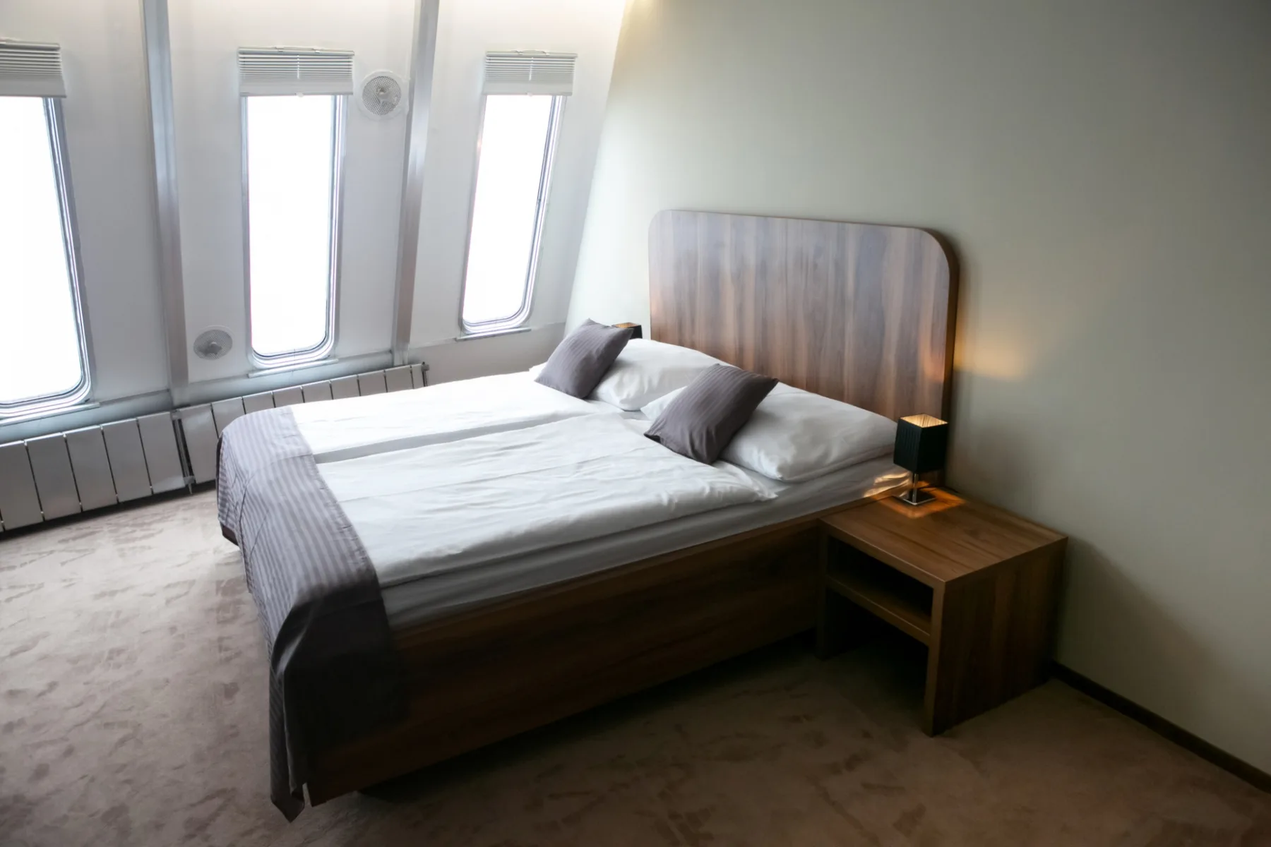 Economy room