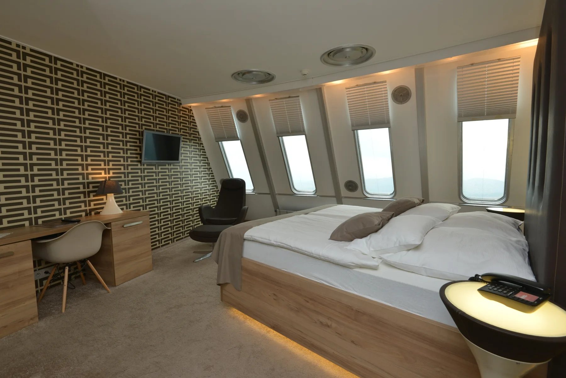 Comfort room