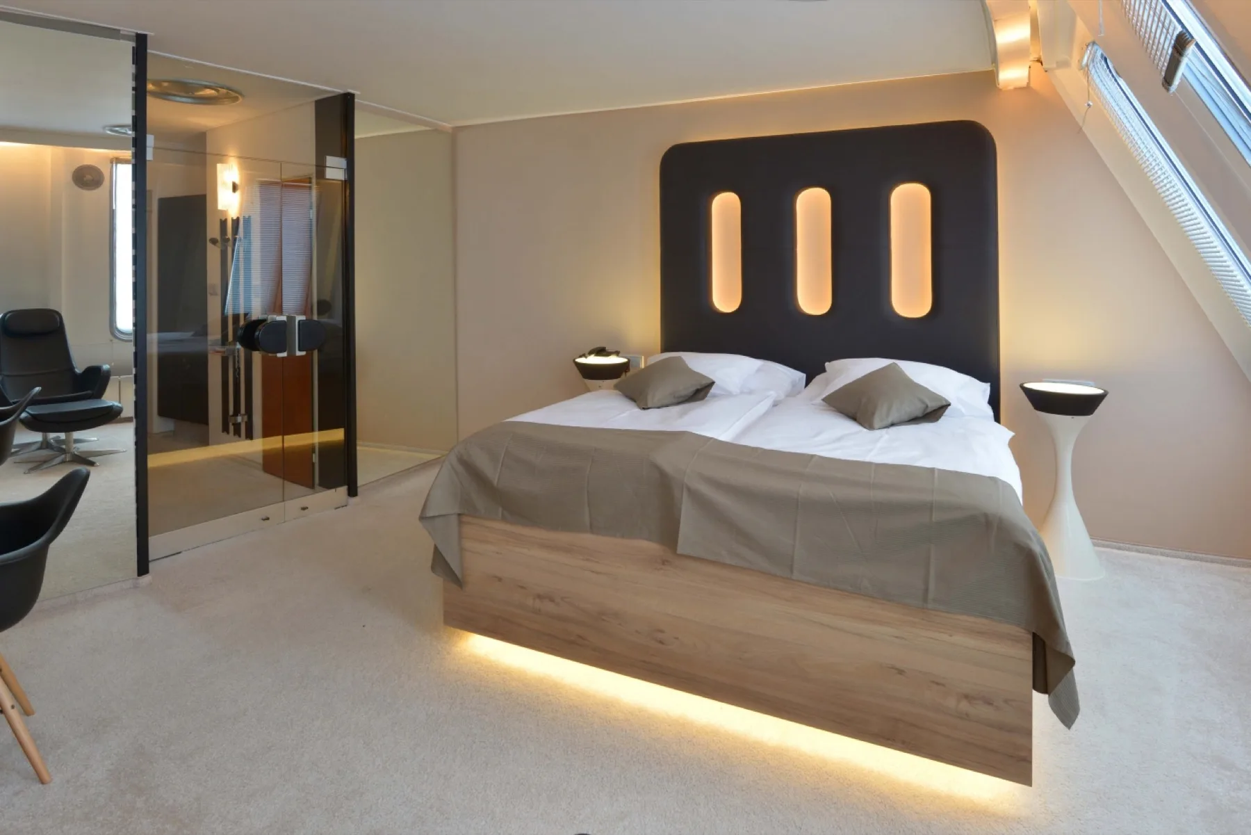 Comfort room