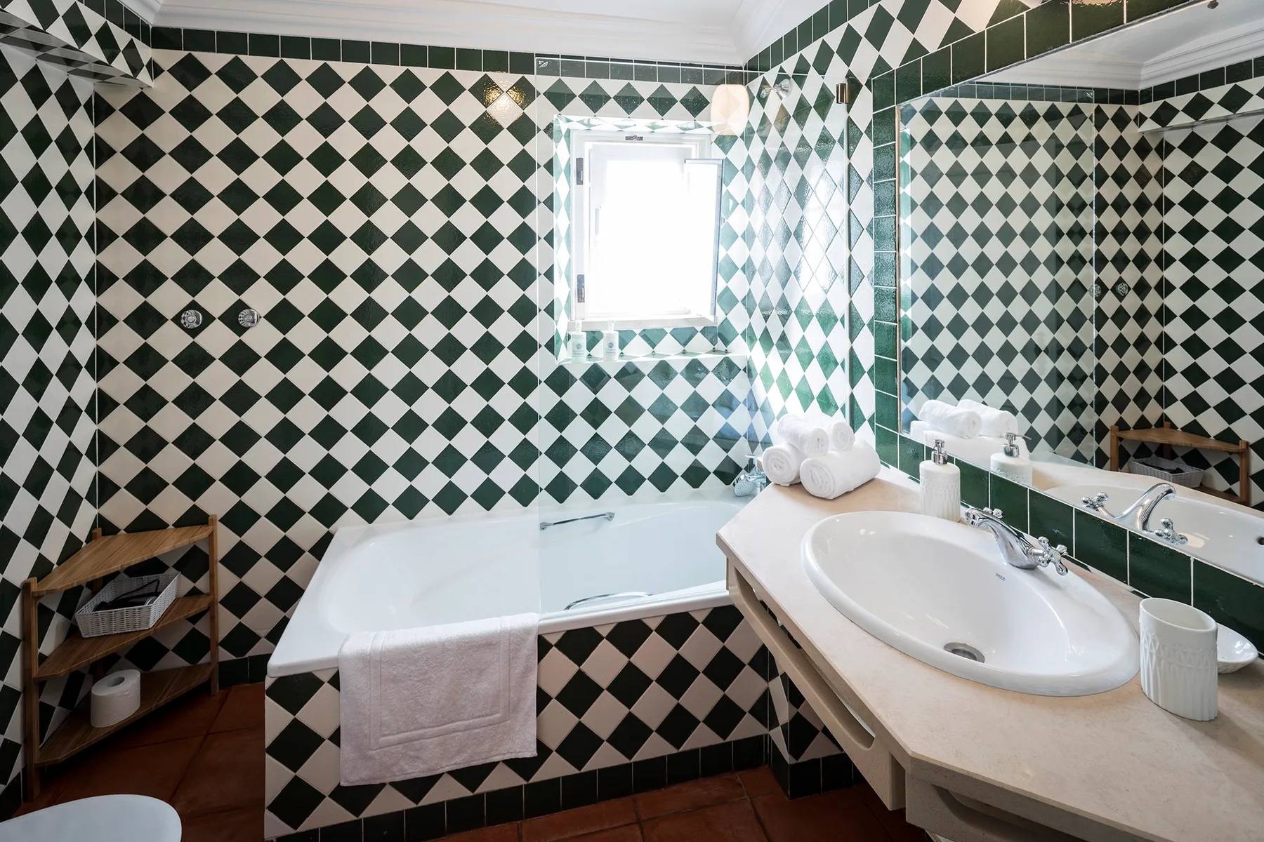 Baño compartido de las habitaciones Pena y Mouros