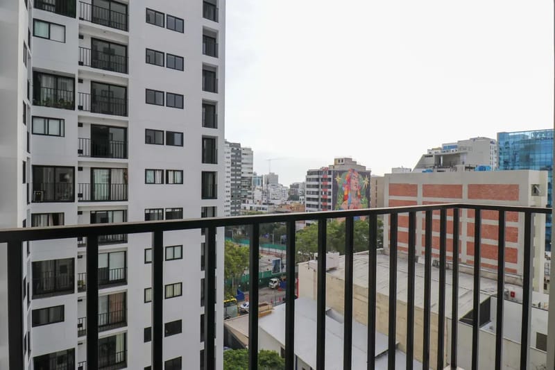 Amazing & Cozy 3BR w/ Balcony in Miraflores