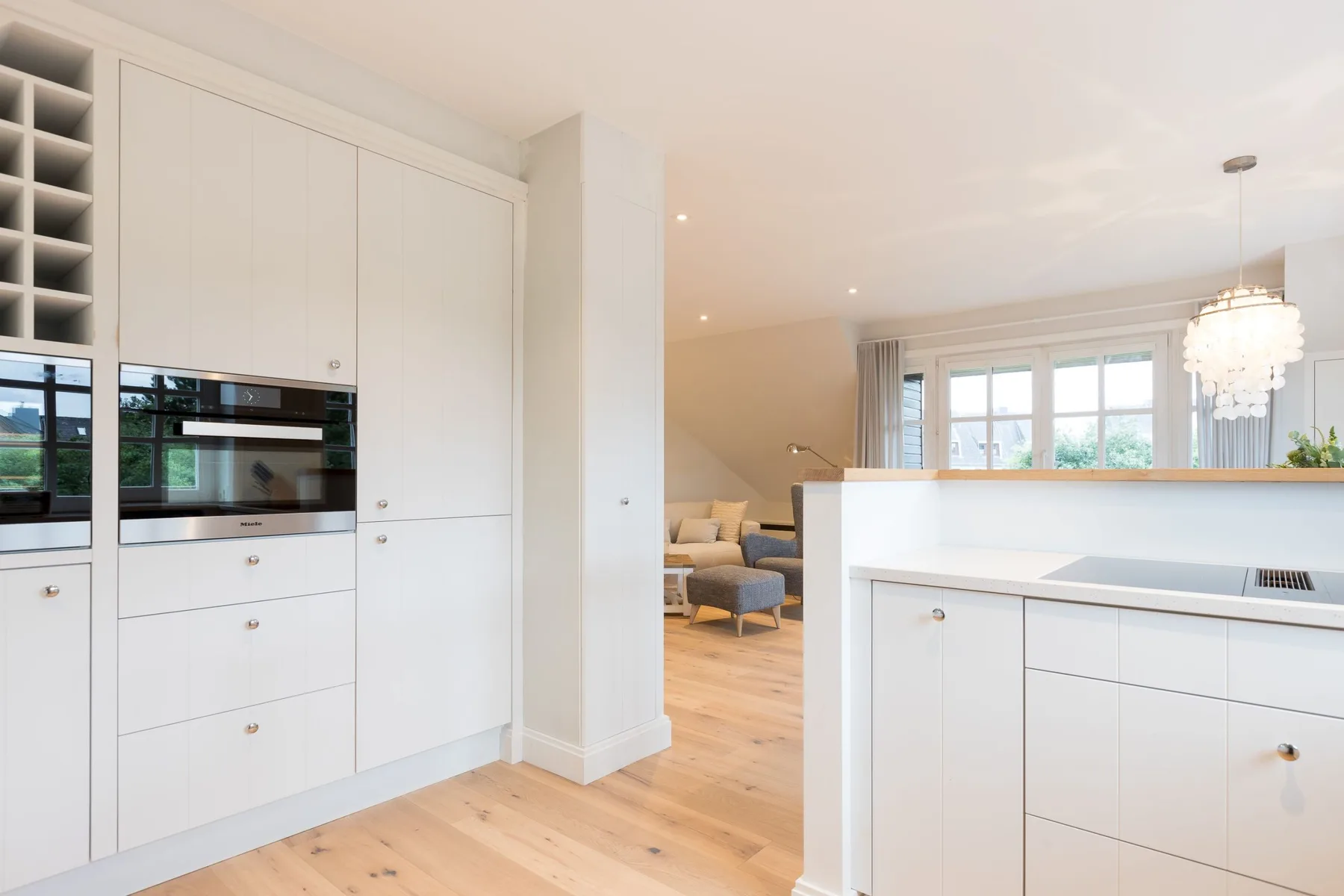 2-Raum Appartement im OG- & DG mit ca. 75m² Nutzfläche, Balkon und Stellplatz