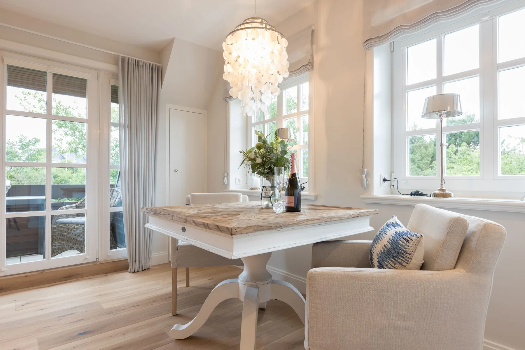 2-Raum Appartement im OG- & DG mit ca. 75m² Nutzfläche, Balkon und Stellplatz