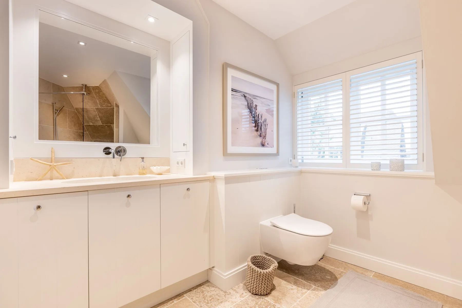 2-Raum Appartement im OG- & DG mit ca. 75m² Nutzfläche, Balkon und Stellplatz