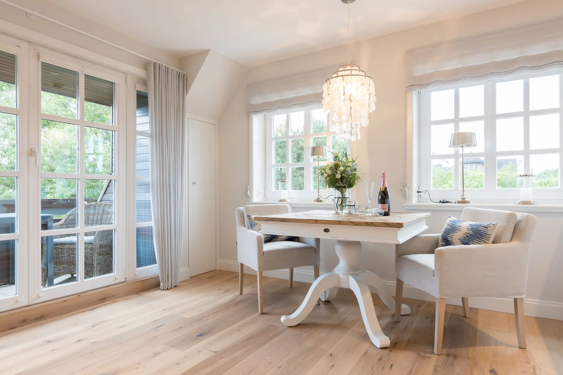 2-Raum Appartement im OG- & DG mit ca. 75m² Nutzfläche, Balkon und Stellplatz