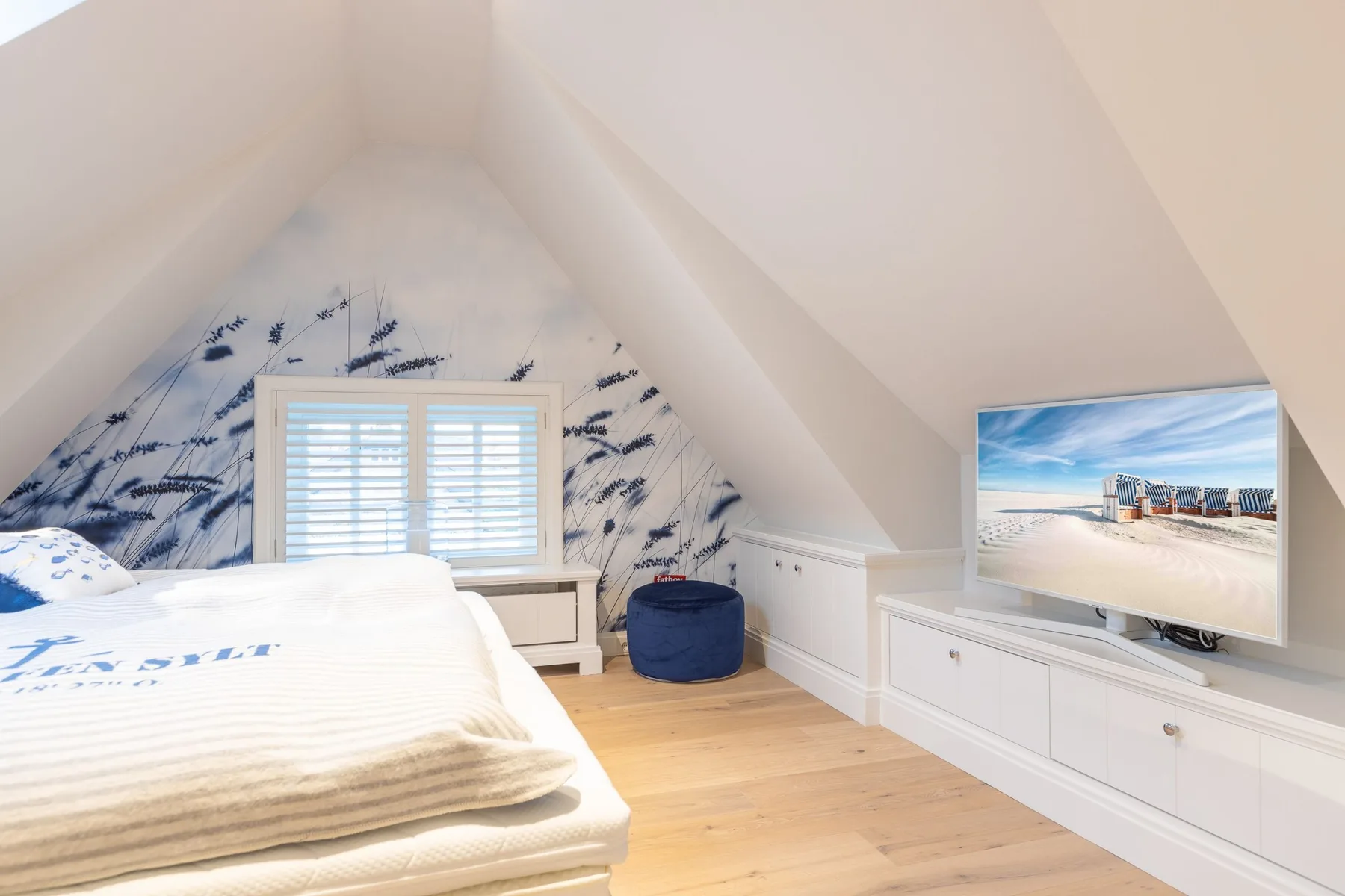 2-Raum Appartement im OG- & DG mit ca. 75m² Nutzfläche, Balkon und Stellplatz