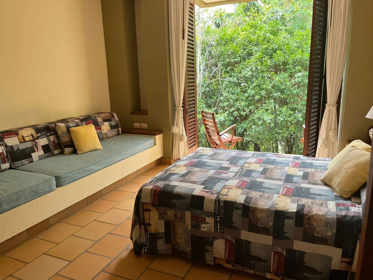 Astonishing 5BR House w/ pool in Anapoima