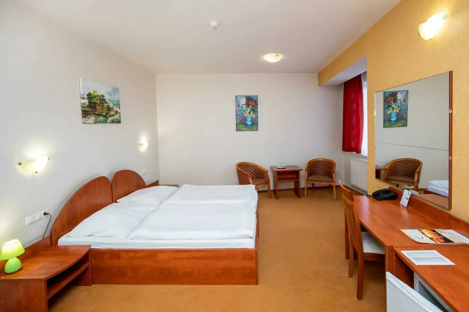 Triple Lux room bedroom
