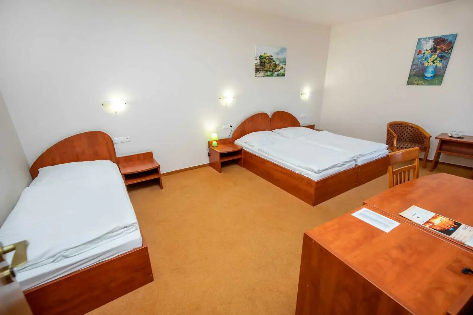 Triple Lux bedroom