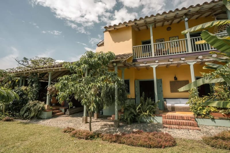 Nature Escape 10BR w/ Pool in Antioquia