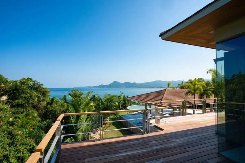 Luxury 8BR Oceanfront Villa w/ Infinity Pool