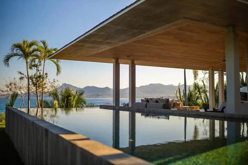 Luxury 8BR Oceanfront Villa w/ Infinity Pool