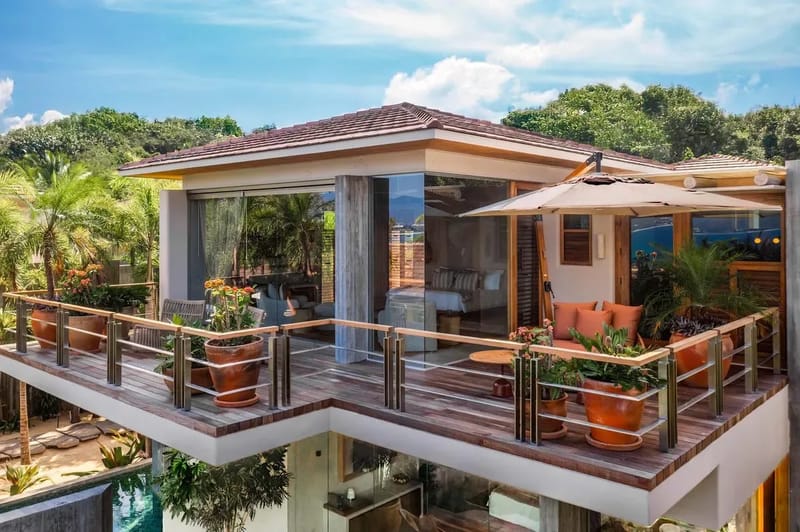 Luxury 8BR Oceanfront Villa w/ Infinity Pool
