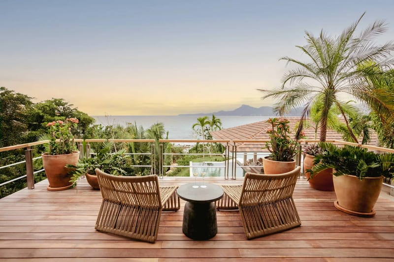 Luxury 8BR Oceanfront Villa w/ Infinity Pool