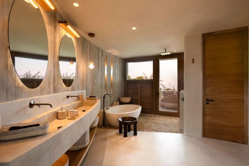 Luxury 8BR Oceanfront Villa w/ Infinity Pool