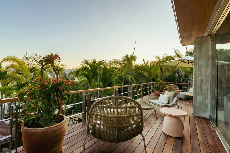 Luxury 8BR Oceanfront Villa w/ Infinity Pool