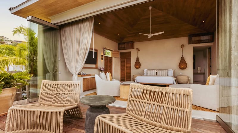 Luxury 8BR Oceanfront Villa w/ Infinity Pool