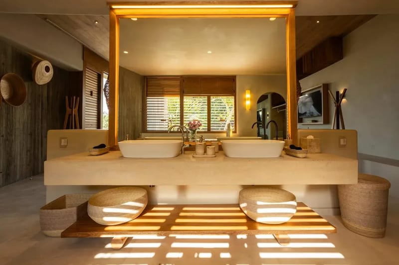 Luxury 8BR Oceanfront Villa w/ Infinity Pool