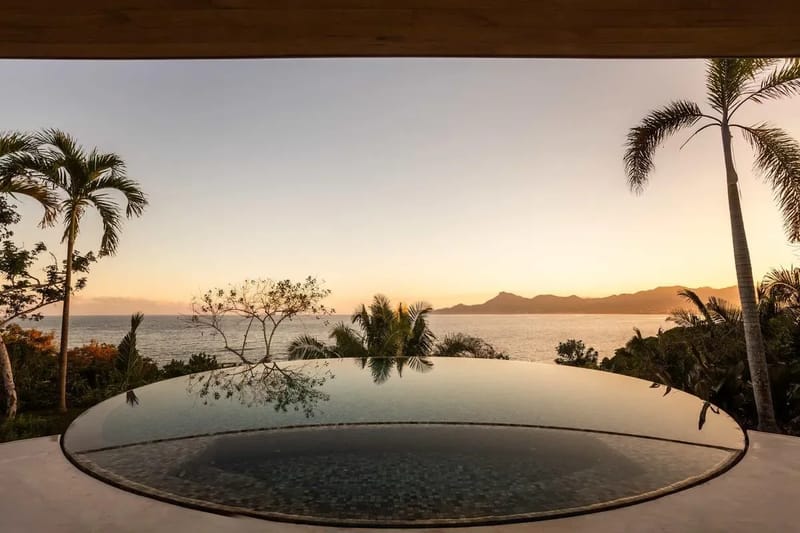 Luxury 8BR Oceanfront Villa w/ Infinity Pool