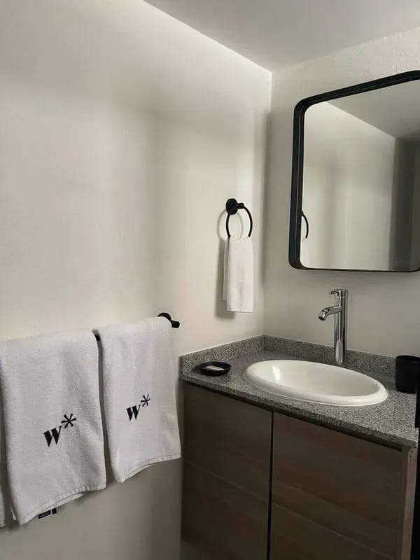 Airy 2BR w/ Terrace in Parque España