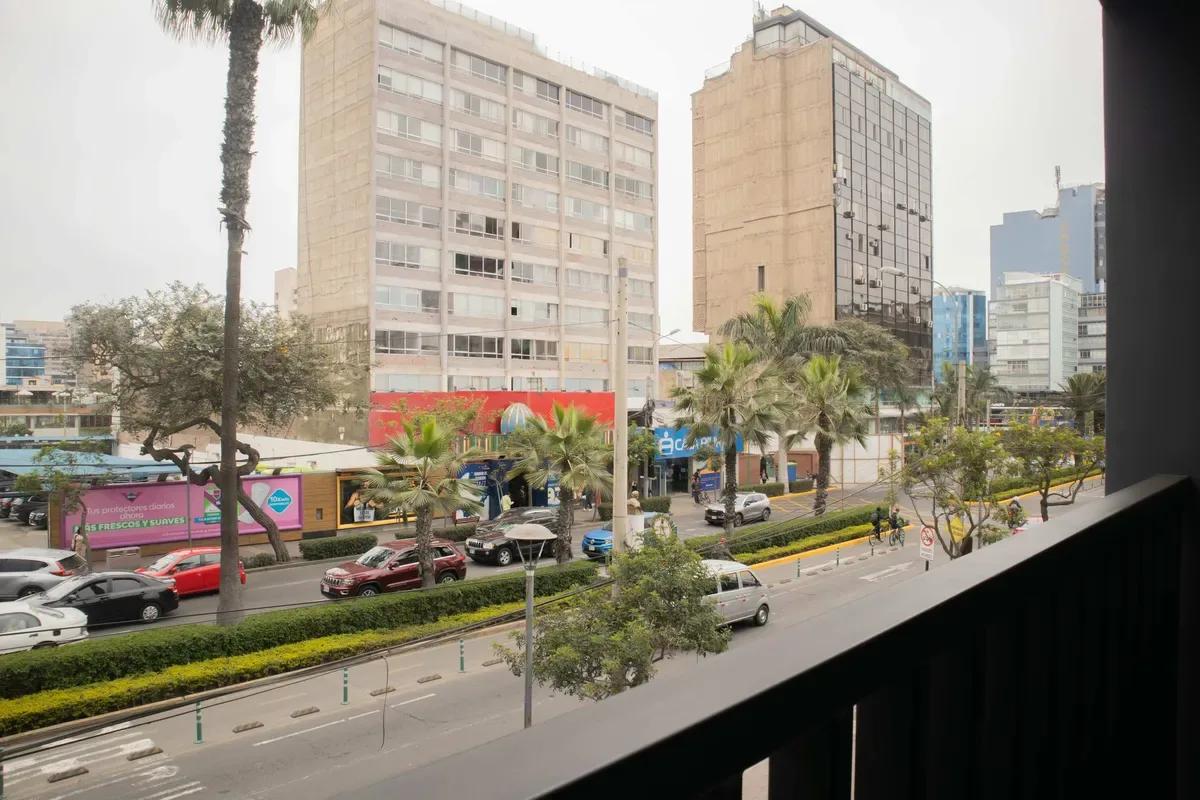 Engaging 1BR w/ Perfect Balcony in Miraflores