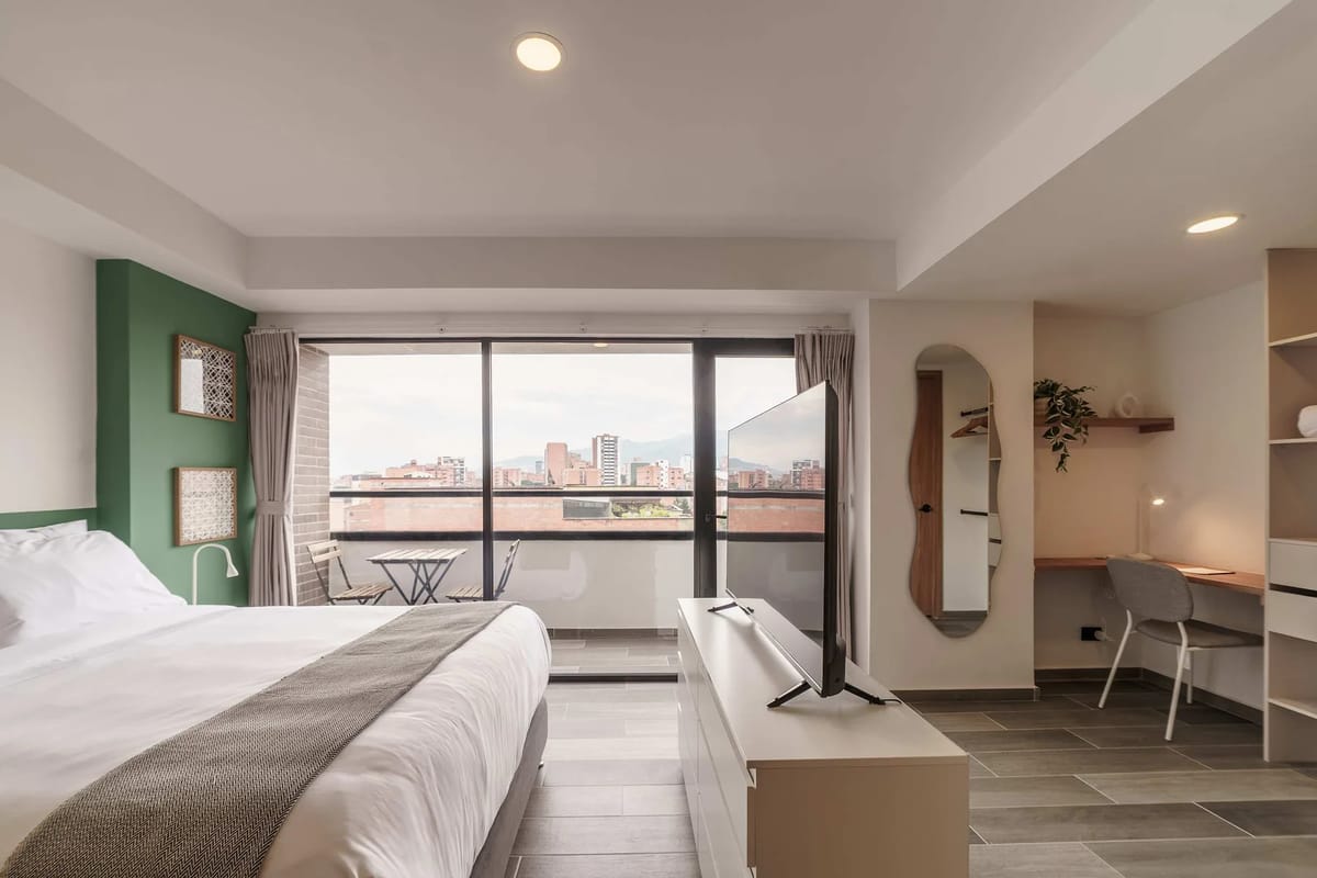 Light-filled Loft in Laureles w/ Balcony