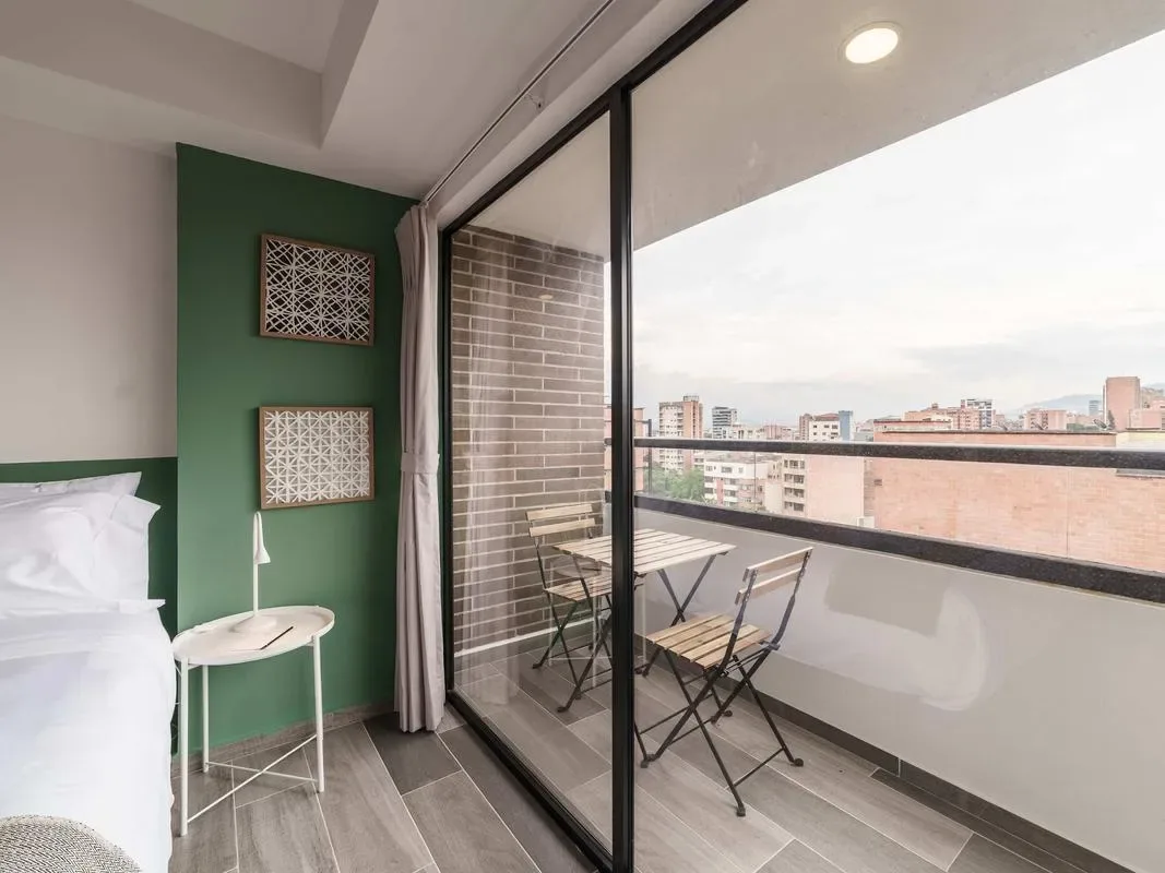Light-filled Loft in Laureles w/ Balcony