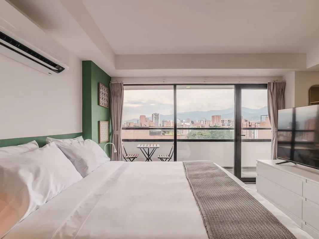 Light-filled Loft in Laureles w/ Balcony