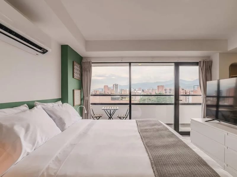 Light-filled Loft in Laureles w/ Balcony