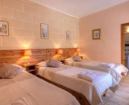 Habitación triple en Green Grove Guest House