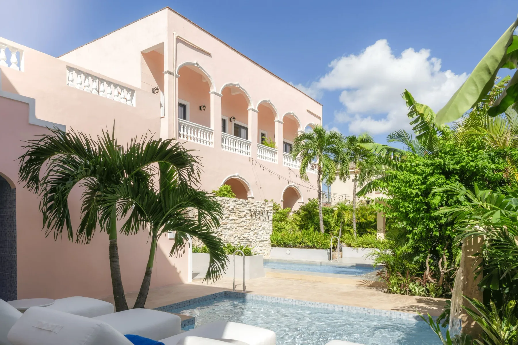 Piscina del VOYA Boutique Hotel