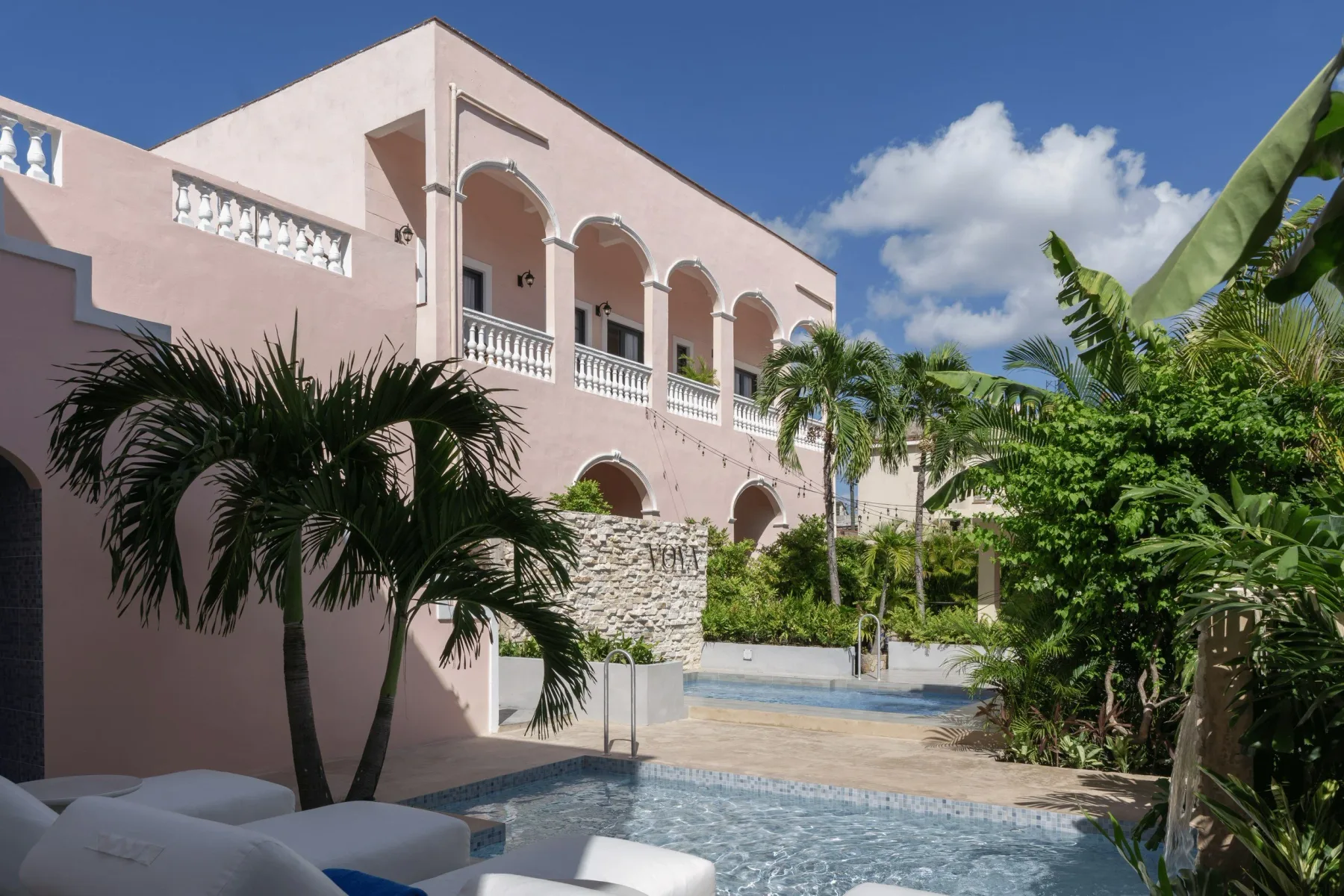 Piscina del VOYA Boutique Hotel