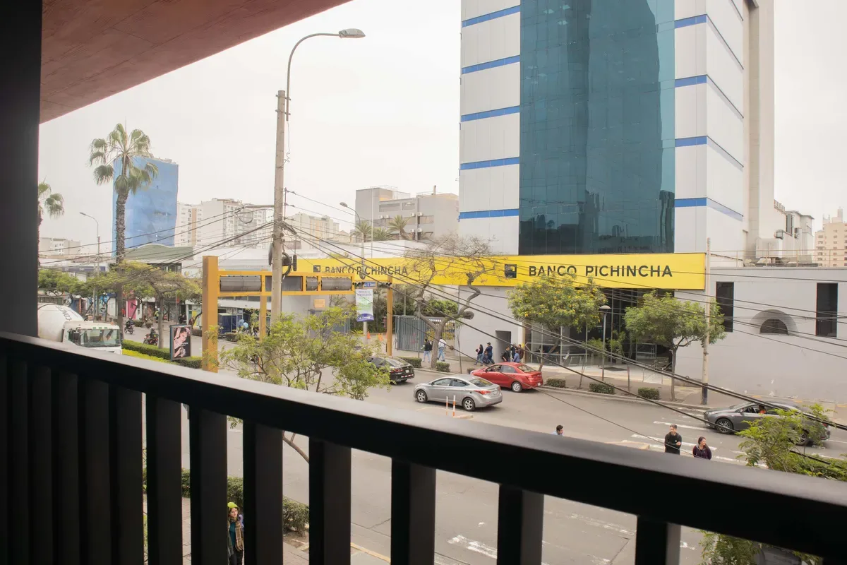 Contemporary 1BR w/ Balcony in Miraflores